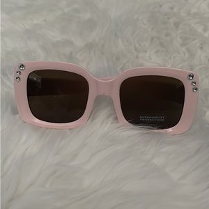 BRAND NEW💕SUPER CUTE Blush Color Embellished Sunglasses Ultraviolet Protection